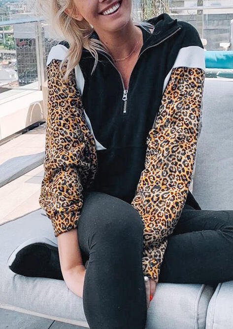 Hoodies & Sweatshirts Leopard Printed Splicing Zipper Sweatshirt without Necklace. Size: S,M
Hoodies & Sweatshirts Leopard Printed Splicing Zipper Sweatshirt without Necklace. Size: S,M