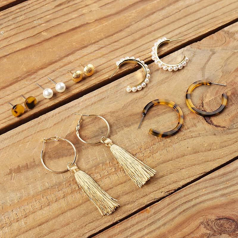 Earrings Six Pairs/Set Fashion Pearl Circle Tassel Stud Earrings in Multi-Colored. Size
Earrings Six Pairs/Set Fashion Pearl Circle Tassel Stud Earrings in Multi-Colored. Size