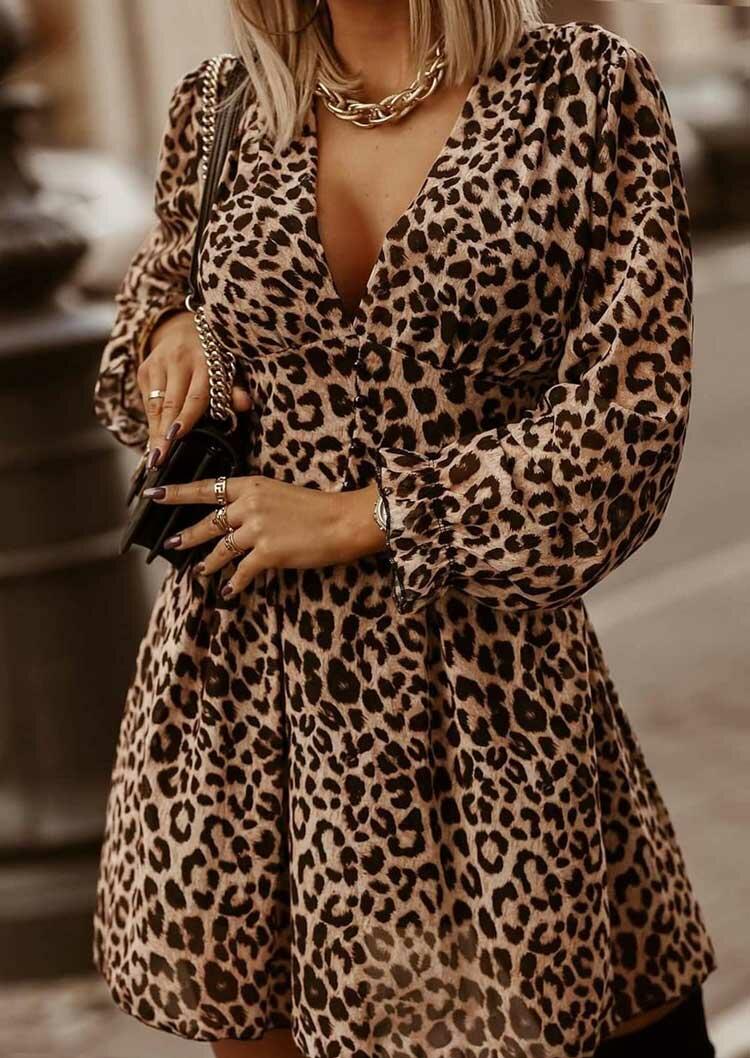Mini Dresses Leopard Ruffled Elastic Cuff Button V-Neck Mini Dress in Leopard. Size: ,XL
Mini Dresses Leopard Ruffled Elastic Cuff Button V-Neck Mini Dress in Leopard. Size: ,XL