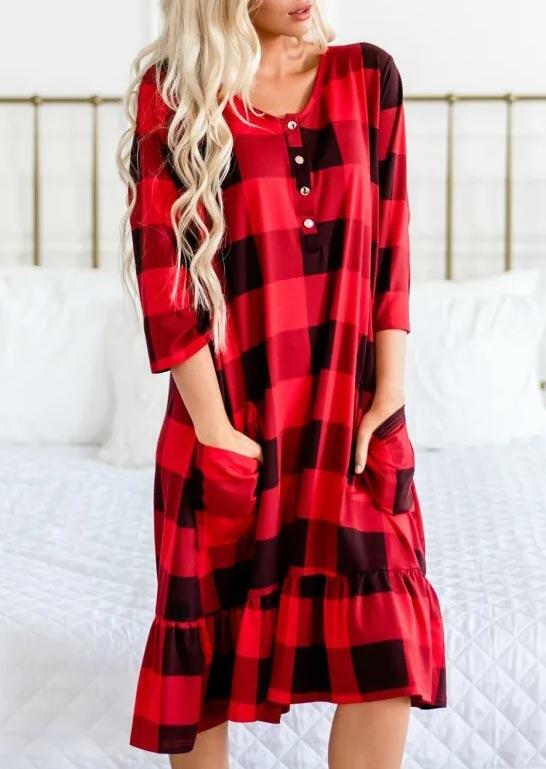 Casual Dresses Buffalo Plaid Ruffled Pocket Button Casual Dress in Red. Size: S,M,,XL
Casual Dresses Buffalo Plaid Ruffled Pocket Button Casual Dress in Red. Size: S,M,,XL