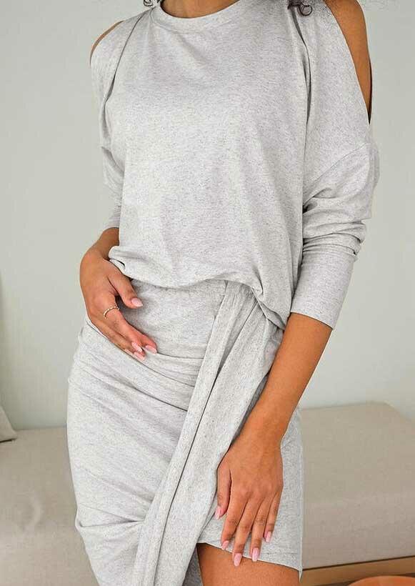 Two-piece Dresses Cold Shoulder Blouse And Asymmetric Ruffled Skirt Set in Gray. Size: S,M,,XL
Two-piece Dresses Cold Shoulder Blouse And Asymmetric Ruffled Skirt Set in Gray. Size: S,M,,XL