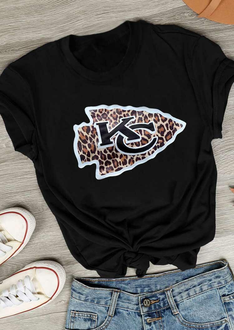 T-shirts Tees Leopard Arrow Kansas City Chiefs Football T-Shirt Tee in Black. Size: S,M,L
T-shirts Tees Leopard Arrow Kansas City Chiefs Football T-Shirt Tee in Black. Size: S,M,L