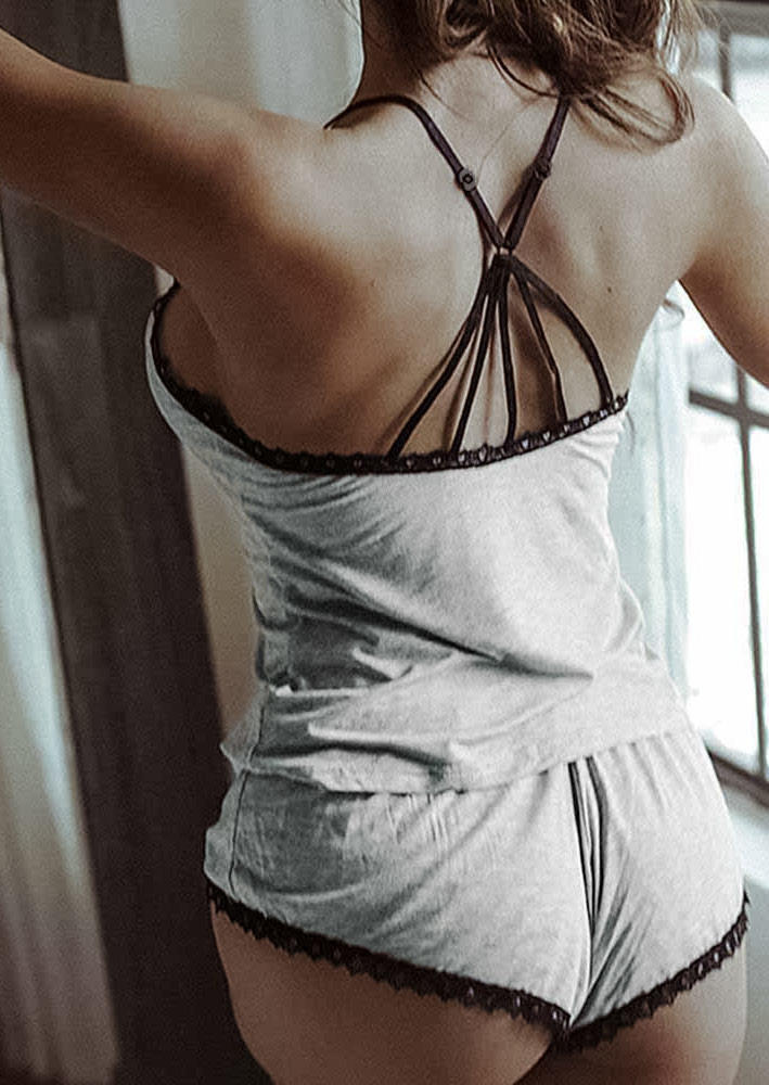 Sleepwear Lace Splicing Adjustable Strap Camisole And Shorts Pajamas Set in Gray. Size
Sleepwear Lace Splicing Adjustable Strap Camisole And Shorts Pajamas Set in Gray. Size
