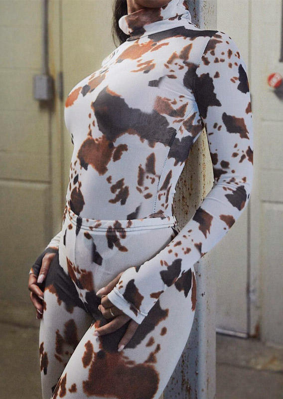 Activewear Cow Turtleneck Blouse And Sports Fitness Pants Two-Piece Set in White. Size: ,M
Activewear Cow Turtleneck Blouse And Sports Fitness Pants Two-Piece Set in White. Size: ,M