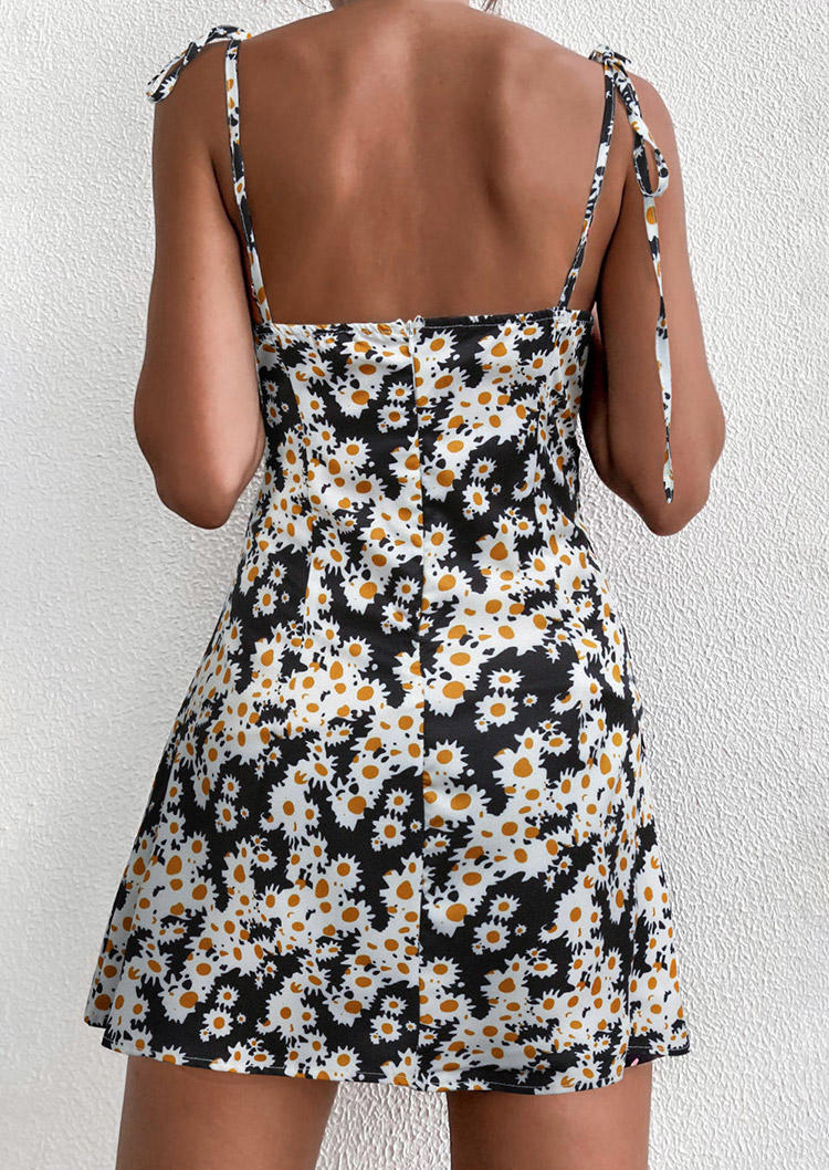 Mini Dresses Daisy Open Back Zipper Spaghetti Strap Tie Mini Dress in Multicolor. Size: ,XL
Mini Dresses Daisy Open Back Zipper Spaghetti Strap Tie Mini Dress in Multicolor. Size: ,XL