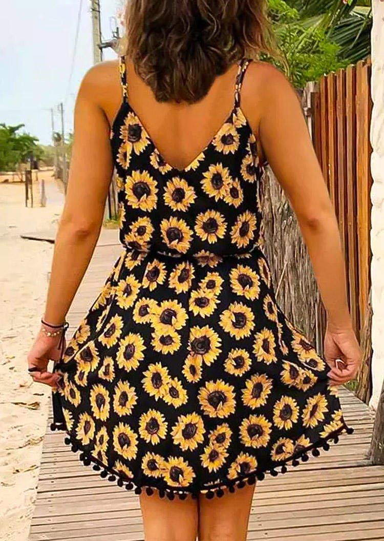 Mini Dresses Sunflower Tassel Splicing Elastic Waist V-Neck Mini Dress in Black. Size: ,M,L
Mini Dresses Sunflower Tassel Splicing Elastic Waist V-Neck Mini Dress in Black. Size: ,M,L