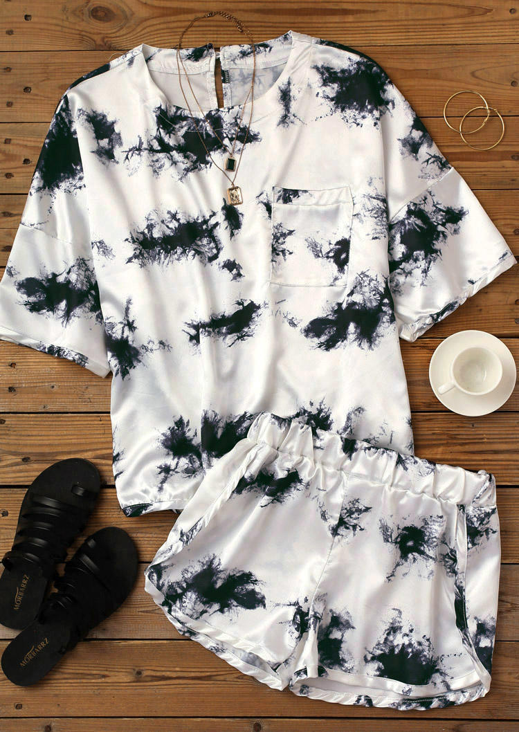 Two-Piece Sets Tie Dye Pocket Blouse And Elastic Waist Shorts Two-Piece Set in White. Size: ,M,L
Two-Piece Sets Tie Dye Pocket Blouse And Elastic Waist Shorts Two-Piece Set in White. Size: ,M,L