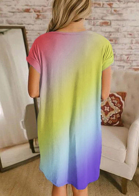 Mini Dresses Gradient Butterfly Pocket V-Neck Mini Dress in Multicolor. Size: L,M
Mini Dresses Gradient Butterfly Pocket V-Neck Mini Dress in Multicolor. Size: L,M