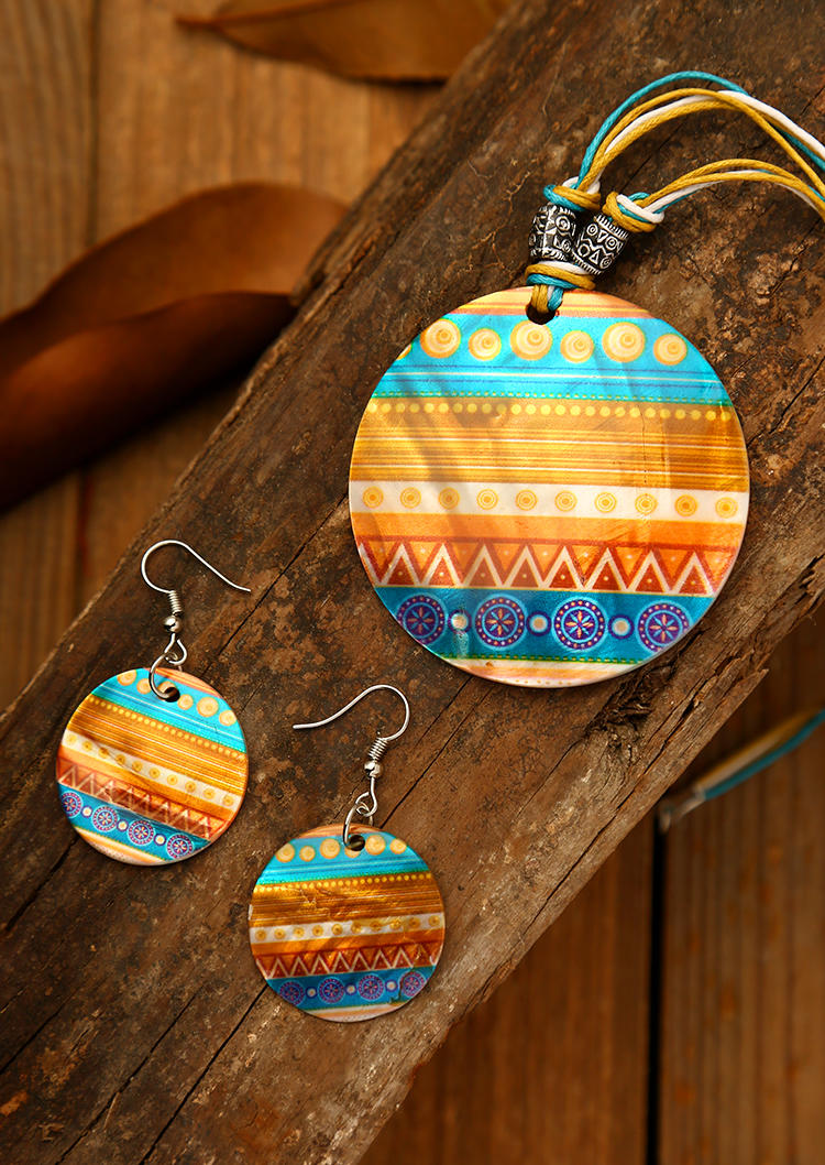 Necklaces 3Pcs Colorful Geometric Round Shell Necklace and Earrings Set in Multicolor. Size
Necklaces 3Pcs Colorful Geometric Round Shell Necklace and Earrings Set in Multicolor. Size