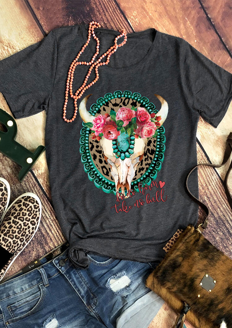 T-shirts Tees Leopard Steer Skull Turquoise Floral T-Shirt Tee in Dark Grey. Size: ,M,L,XL
T-shirts Tees Leopard Steer Skull Turquoise Floral T-Shirt Tee in Dark Grey. Size: ,M,L,XL