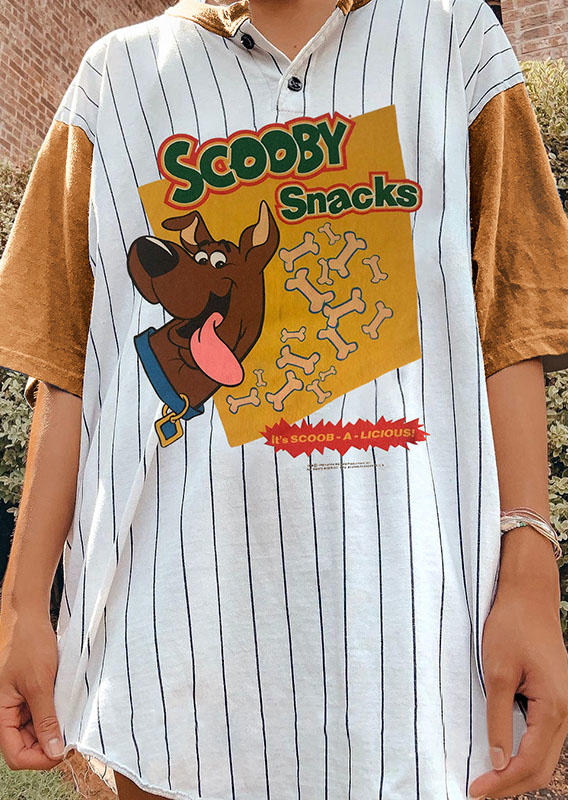 T-shirts Tees Scooby Doo Snacks Striped Button T-Shirt Tee in Yellow. Size: ,M,L,XL
T-shirts Tees Scooby Doo Snacks Striped Button T-Shirt Tee in Yellow. Size: ,M,L,XL