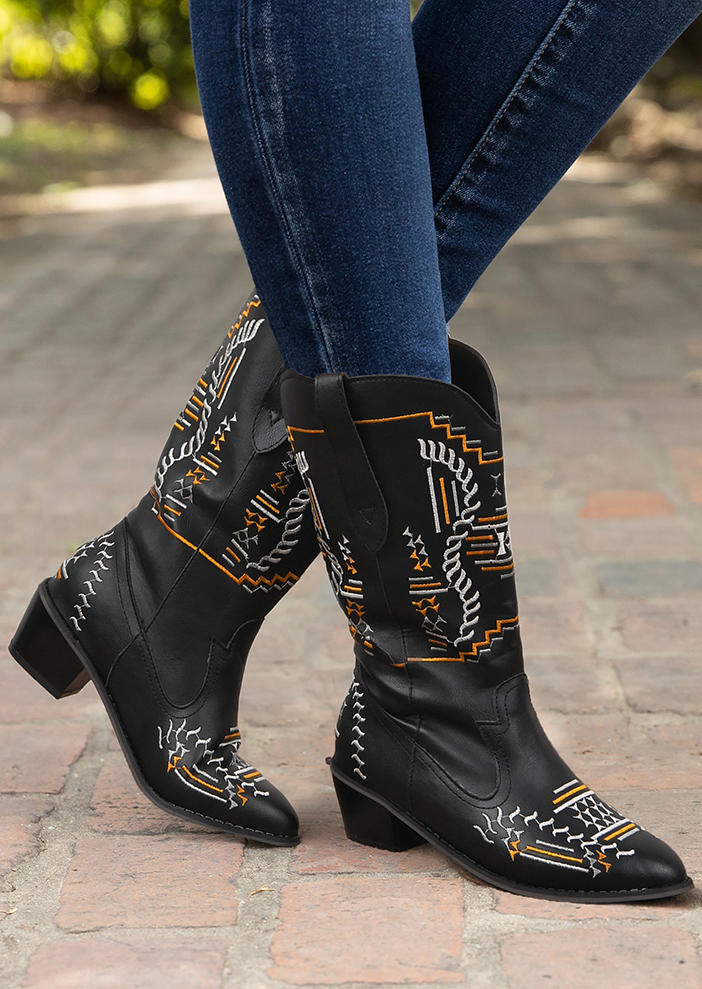 Boots Ethnic Embroidered Heel Mid Boots in Black. Size: ,38,39,40,41