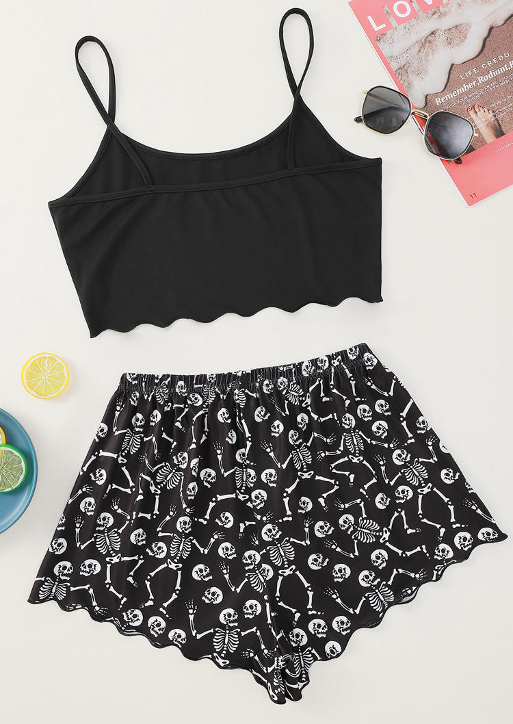 Sleepwear Halloween Skeleton Hand Camisole And Shorts Pajamas Set in Black. Size: ,L,XL
Sleepwear Halloween Skeleton Hand Camisole And Shorts Pajamas Set in Black. Size: ,L,XL