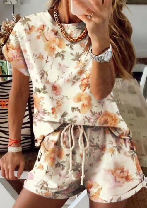 Two-Piece Sets Floral Blouse And Drawstring Shorts Two-Piece Set in Multicolor. Size: ,M,L,XL
Two-Piece Sets Floral Blouse And Drawstring Shorts Two-Piece Set in Multicolor. Size: ,M,L,XL