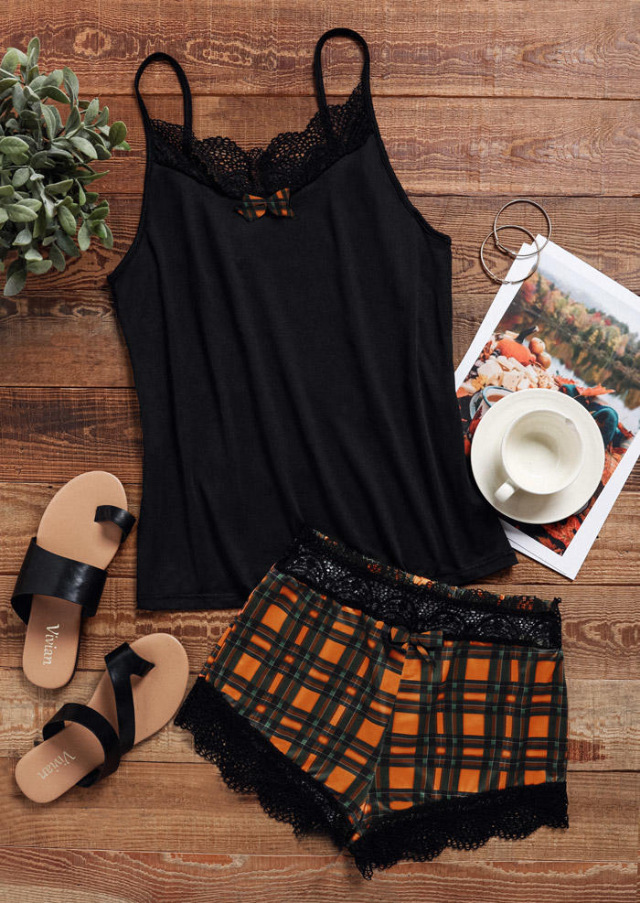 Sleepwear Halloween Plaid Lace Splicing Camisole And Shorts Pajamas Set in Yellow. Size
Sleepwear Halloween Plaid Lace Splicing Camisole And Shorts Pajamas Set in Yellow. Size