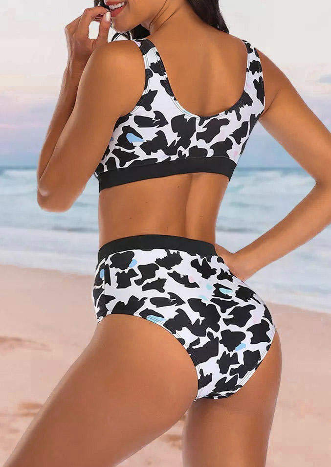 Bikini Sets Leopard High Waist Removable Padded Bikini Set in Multicolor. Size: L,M
Bikini Sets Leopard High Waist Removable Padded Bikini Set in Multicolor. Size: L,M