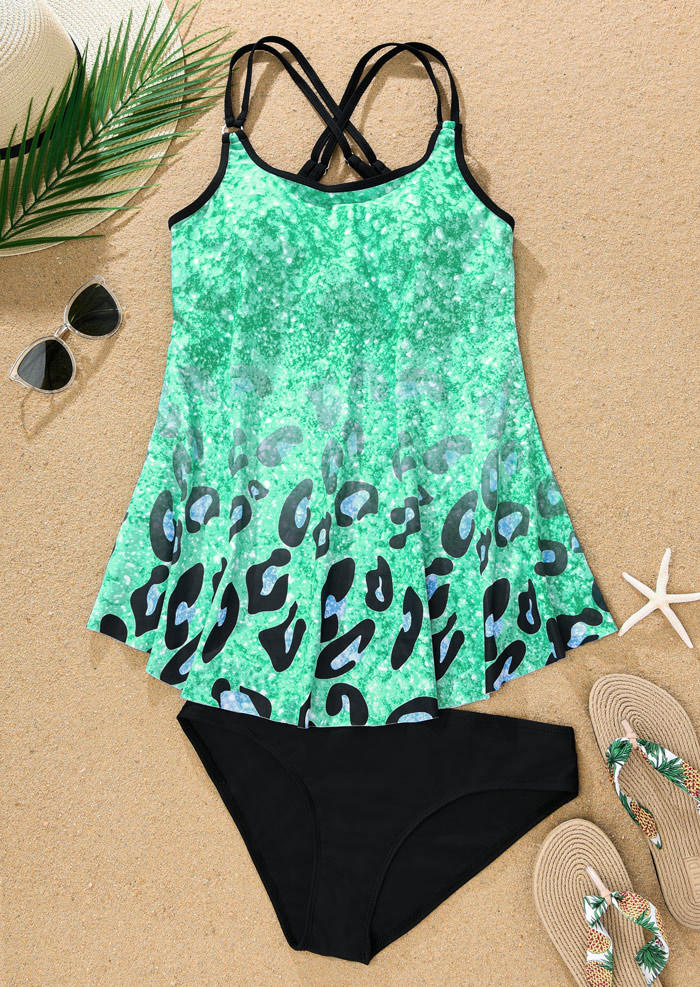 Tankinis Leopard Gradient Criss-Cross Hollow Out Tankini Set in Green. Size: L,M
Tankinis Leopard Gradient Criss-Cross Hollow Out Tankini Set in Green. Size: L,M