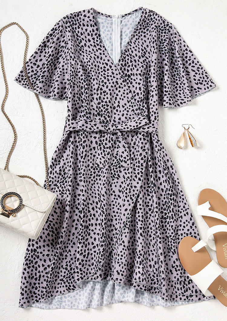 Mini Dresses Leopard Ruffled V-Neck Mini Dress with Belt in Multicolor. Size: L,,XL
Mini Dresses Leopard Ruffled V-Neck Mini Dress with Belt in Multicolor. Size: L,,XL