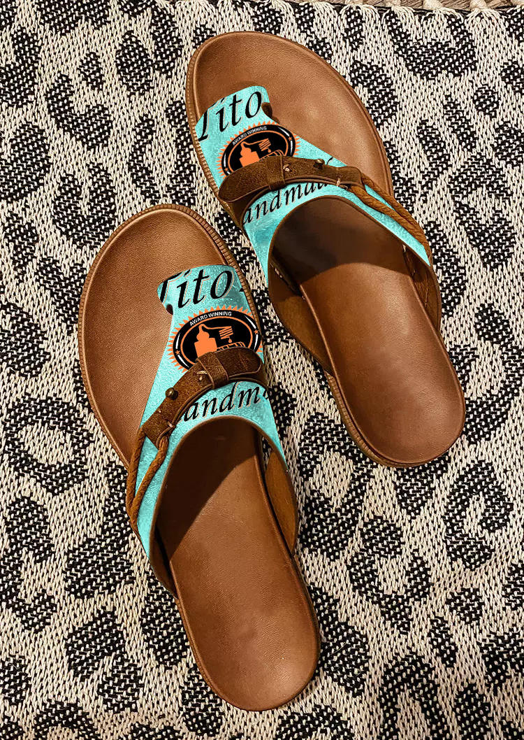 Slippers Drinks Letter Graphic Toe Ring Flat Slippers - Cyan in Blue. Size: ,38,39,40,41
Slippers Drinks Letter Graphic Toe Ring Flat Slippers - Cyan in Blue. Size: ,38,39,40,41