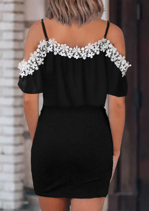 Bodycon Dresses Lace Ruched Cold Shoulder Bodycon Dress in Black. Size: L,M,,XL
Bodycon Dresses Lace Ruched Cold Shoulder Bodycon Dress in Black. Size: L,M,,XL