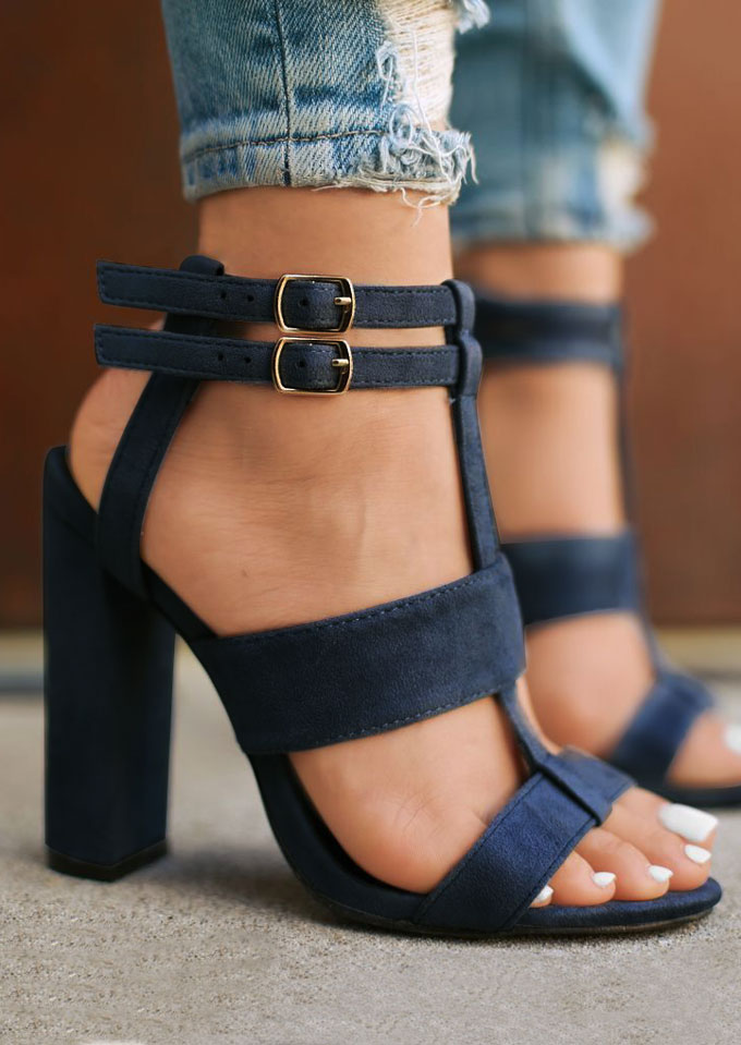 Solid Buckle Strap Heeled Sandals