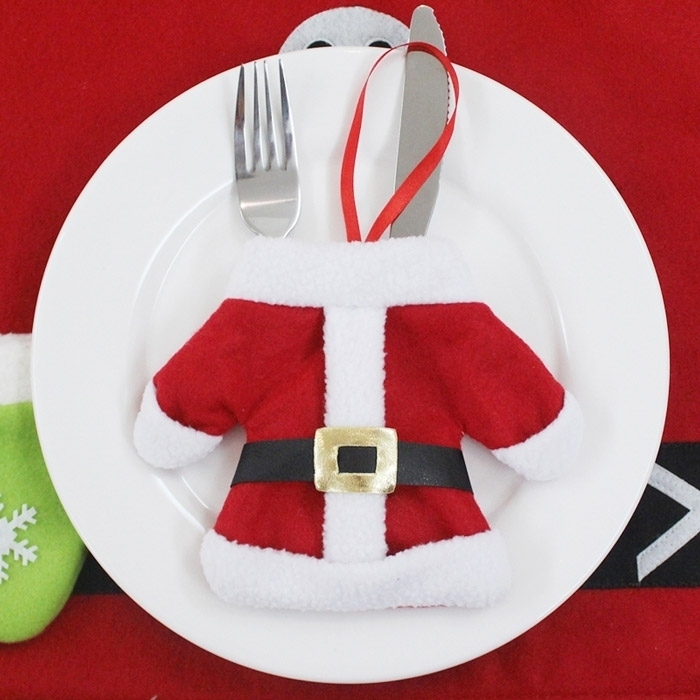 

Christmas Clothes Shaped Tableware Knife Fork Bag in Red. Size