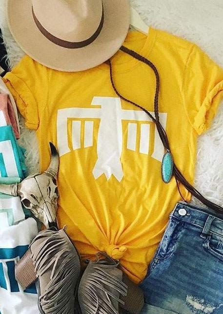 

T-shirts Tees Thunderbird Short Sleeve O-Neck T-Shirt Tee in Yellow. Size
