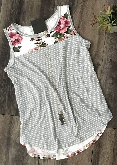 

Tank Tops Floral Striped Splicing O-Neck Tank Top in White. Size
