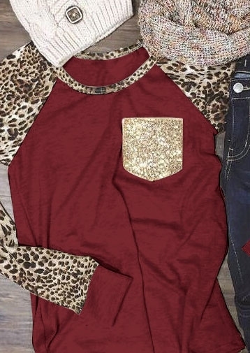 

Tees T-shirts Leopard Printed Sequined Pocket Baseball T-Shirt in Burgundy. Size