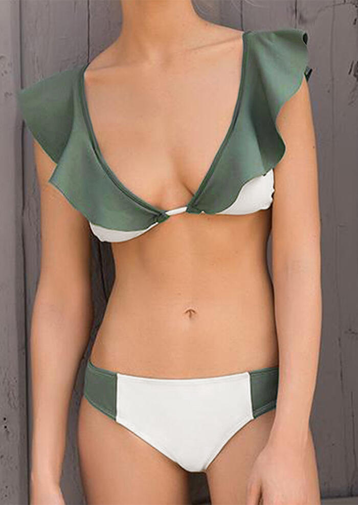 

Bikini Sets Color Block Flouncing Bikini Set in White. Size