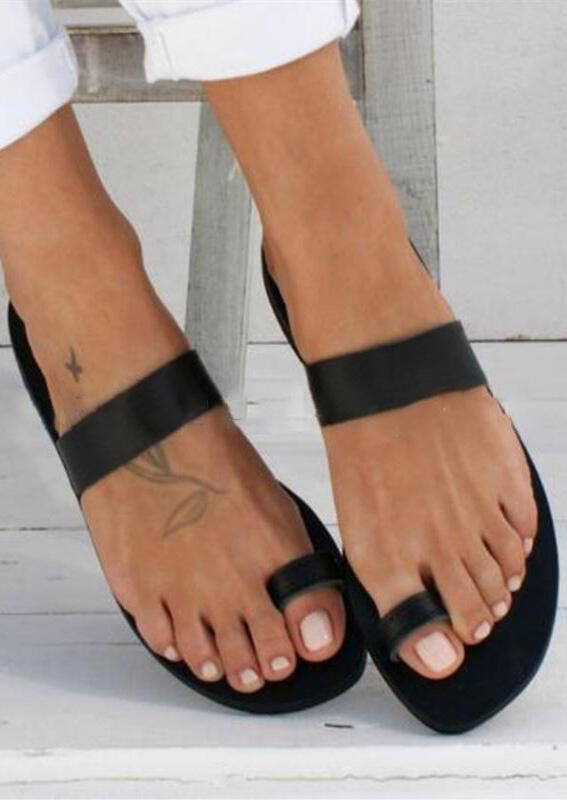 

Sandals Round Toe Flat Sandals in Black. Size: ,41