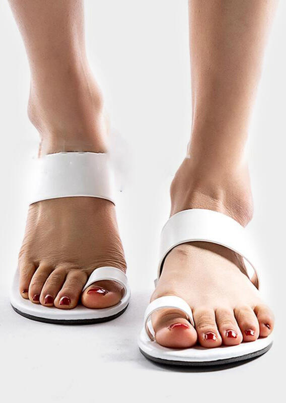 

Sandals Round Toe Flat Sandals in White. Size: ,38,39,41