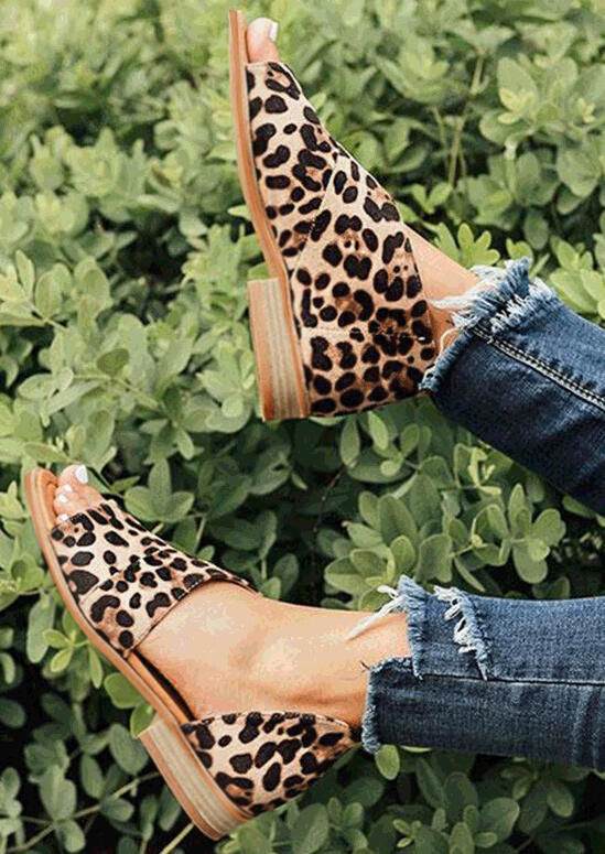 

Sandals Leopard Snake Skin Printed Peep Toe Flat Sandals in Light Grey. Size