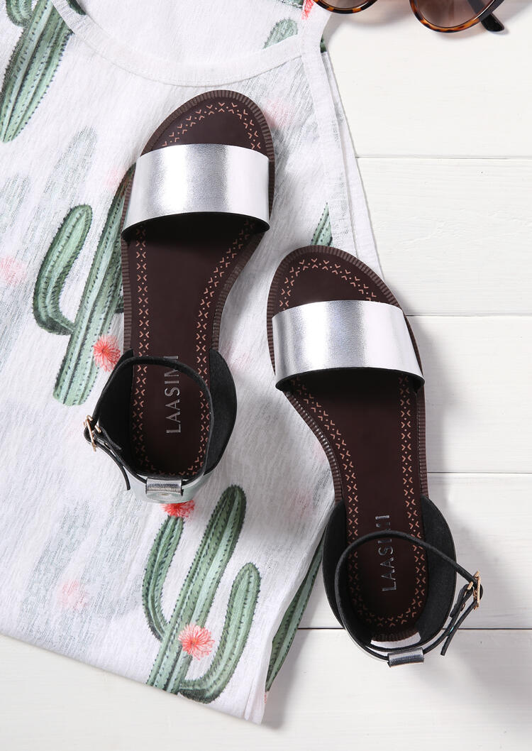 

Sandals Ankle Strap Flat Sandals in Silver. Size: ,40,41