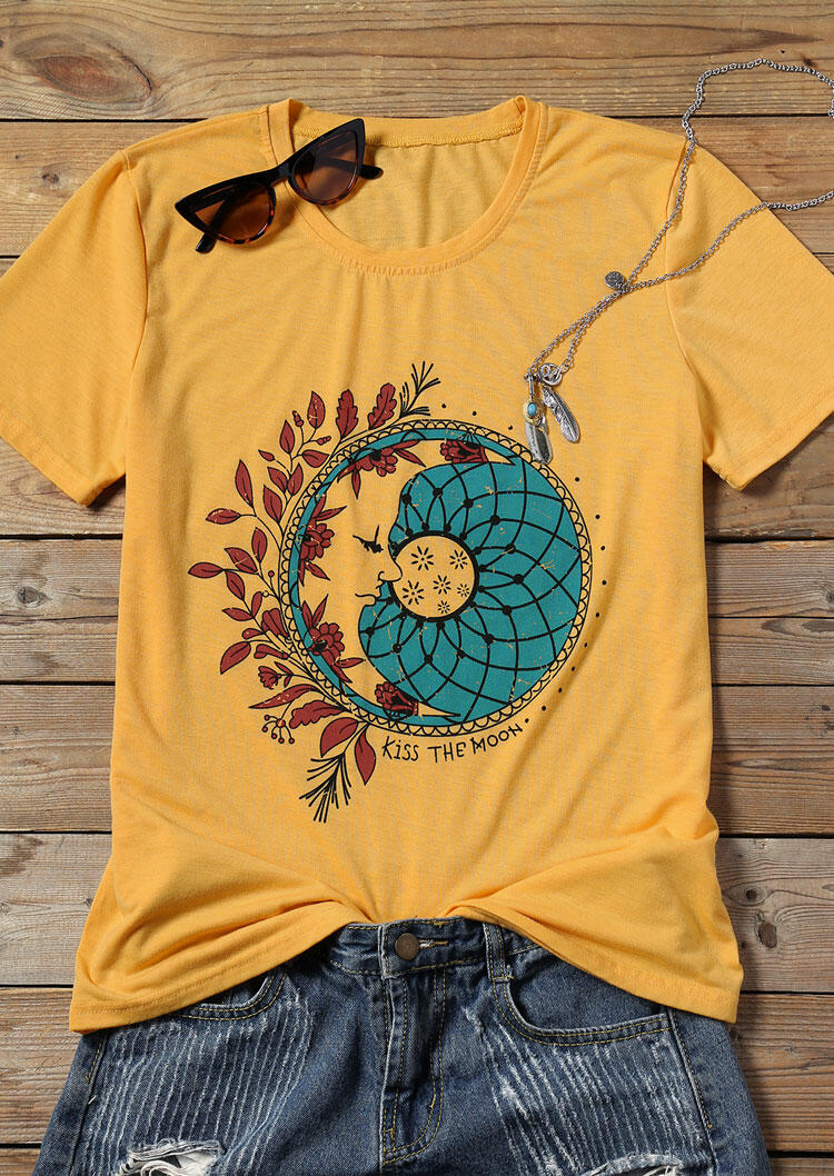 

Tees T-shirts Kiss The Moon O-Neck T-Shirt Tee in Yellow. Size
