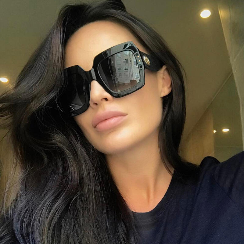 

Sunglasses Summer Fashion Sunglasses - Black. Size