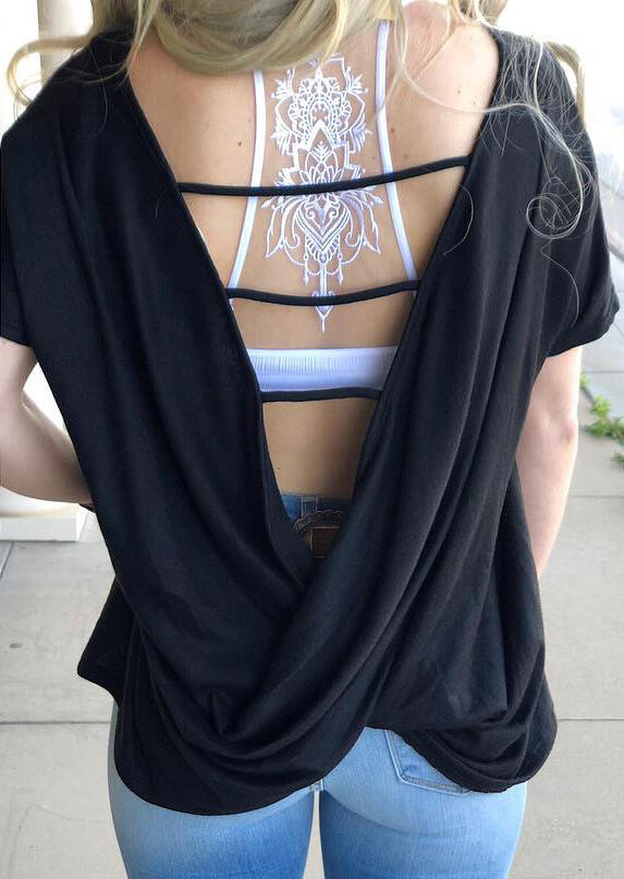 

Blouses Solid Ruffled Open Back Blouse without Necklace - Black. Size