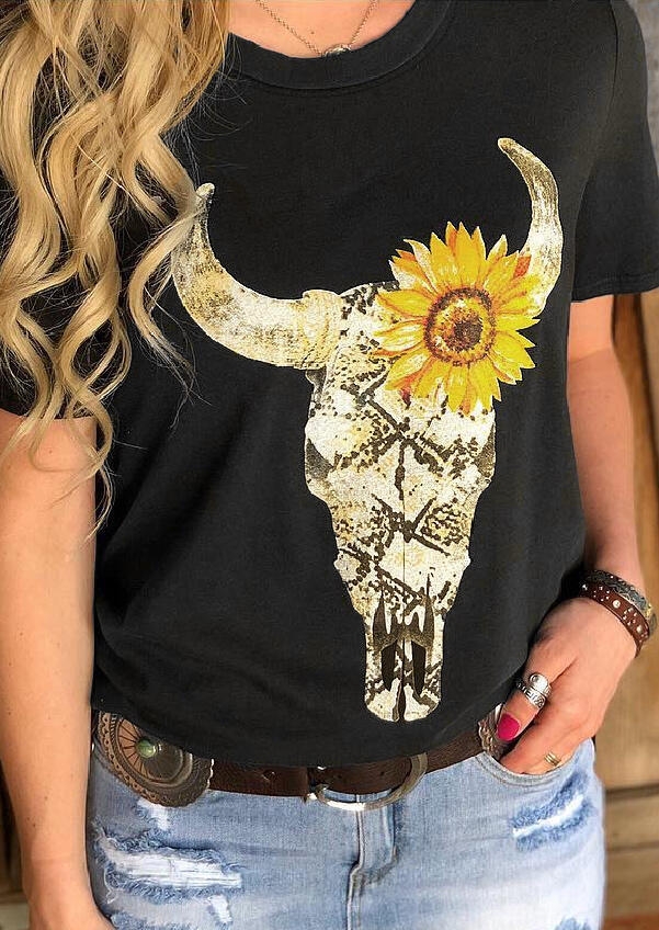 

T-shirts Tees Steer Skull Sunflower T-Shirt Tee without Necklace in Black. Size