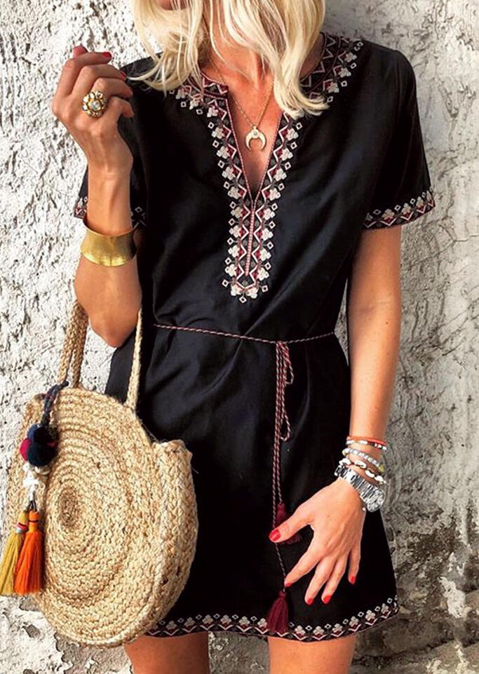 

Floral V-Neck Mini Dress without Necklace - Black, 452143