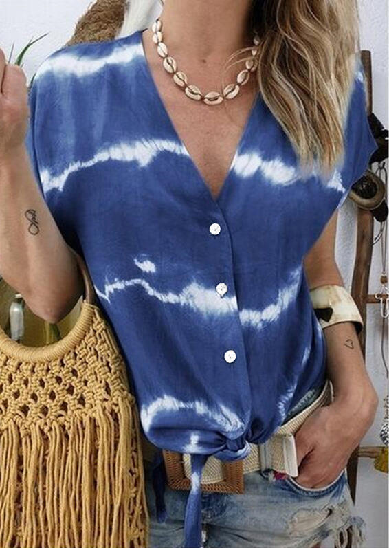 

Blouses Tie Dye Button Tie Blouse without Necklace - Blue. Size