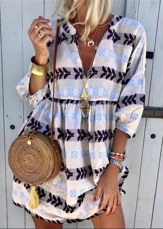 

Mini Dresses Printed Wide Striped V-Neck Mini Dress without Necklace - Pink. Size