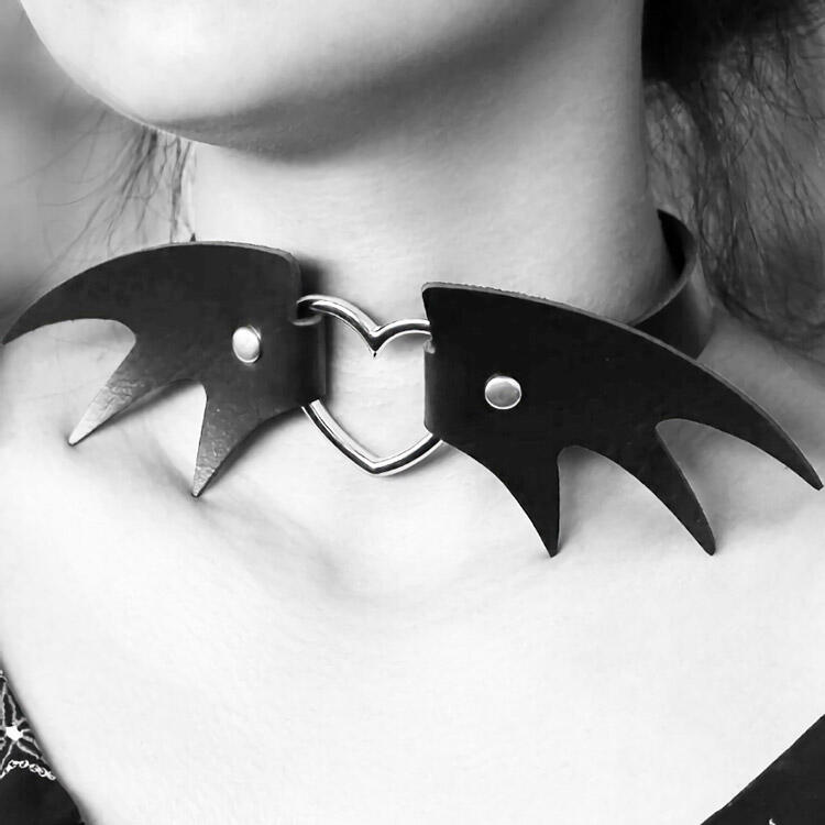 

Necklaces Halloween Punk PU Leather Heart Buckle Rivet Choker. Size, Red