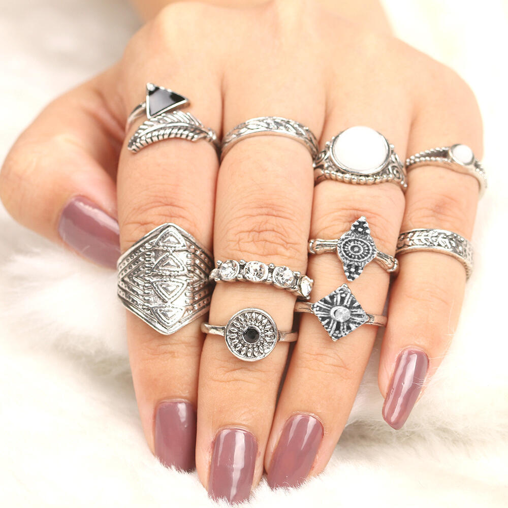

Rings Totem Feathers Rhinestone Vintage Ring Set. Size, Gold