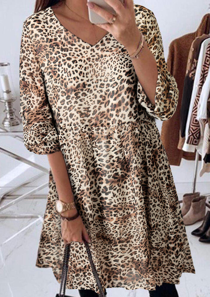 

Mini Dresses Leopard Printed V-Neck Mini Dress without Necklace. Size: S,M,,XL