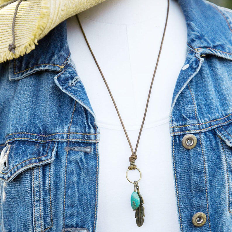 

Vintage Turquoise Feather Leather Necklace, Light brown, 456862