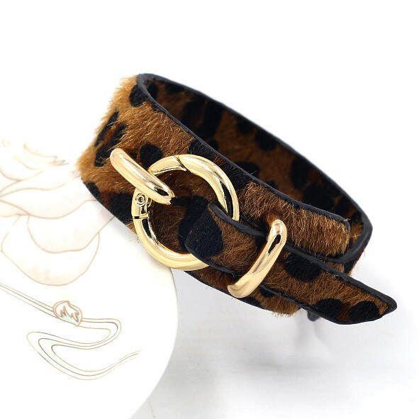 

Double-Sided Leopard Printed Faux Fur Leather Bracelet, Lightcoffee;darkcoffee, 457254