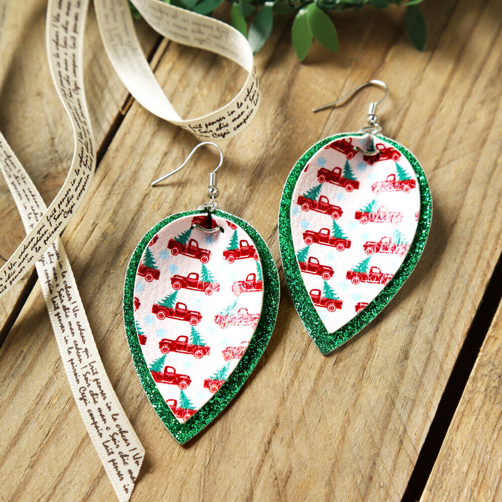 

Earrings Leaf Truck Sequined Layered Leather Earrings in Green. Size