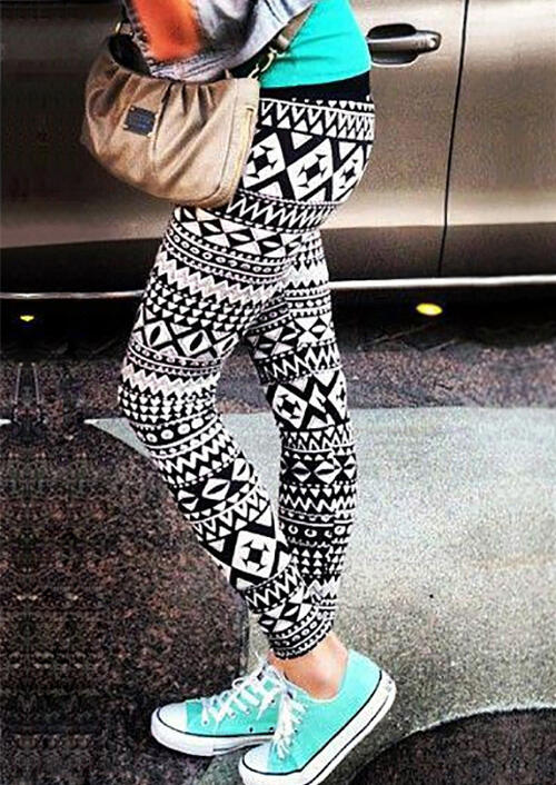 

Leggings Geometric Printed Skinny Leggings in White. Size
