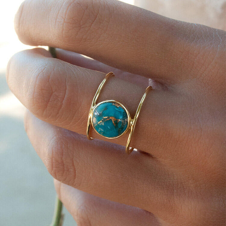 

Rings Women's Vintage Turquoise Round Ring. Size: 9,10, Gold