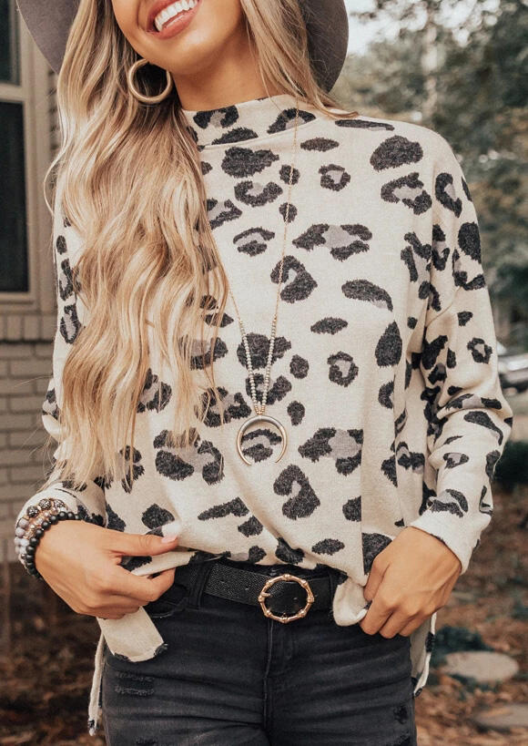 

Blouses Leopard Printed Slit Blouse without Necklace. Size: ,XL